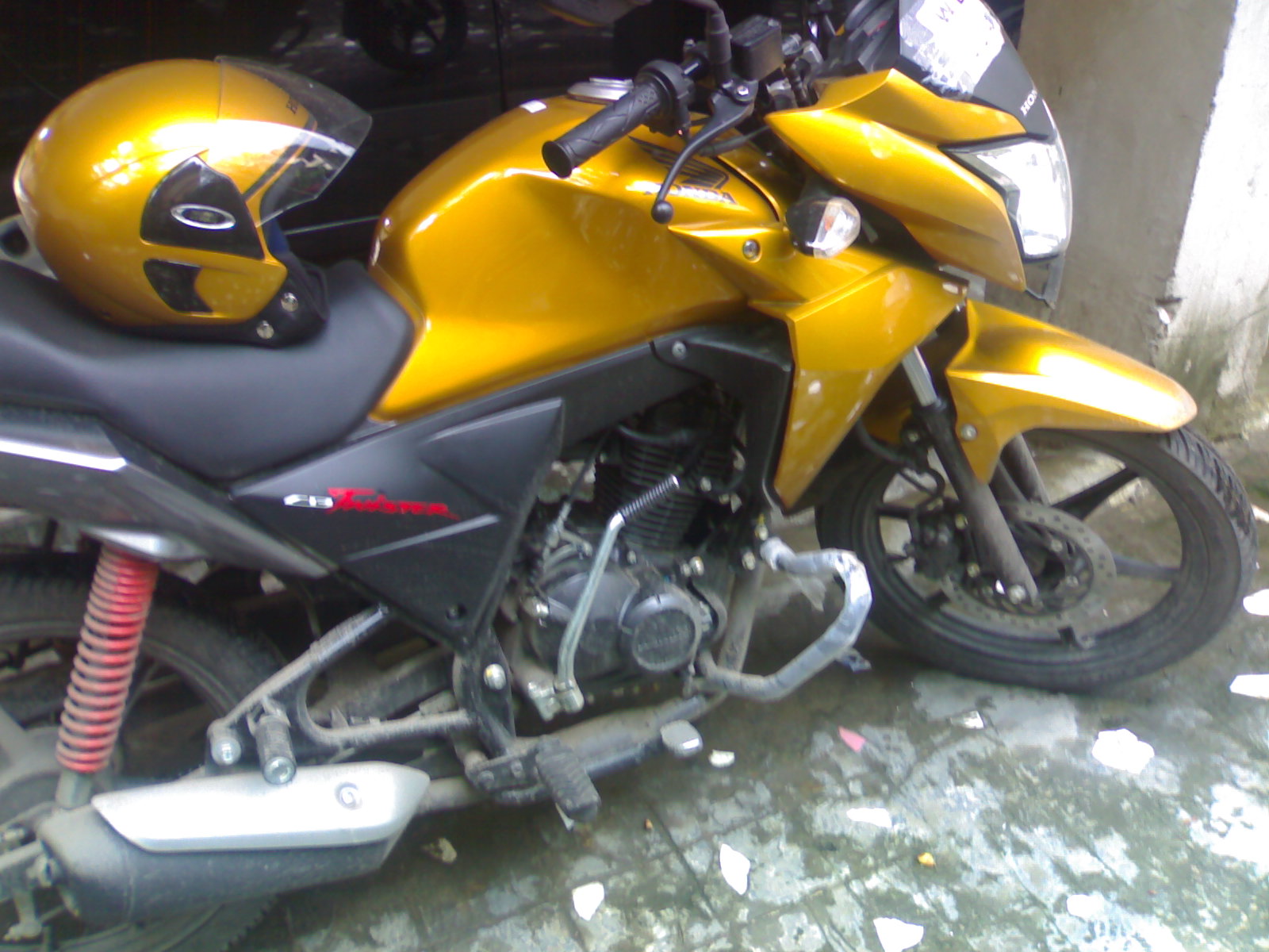 honda cb twister modified to r15