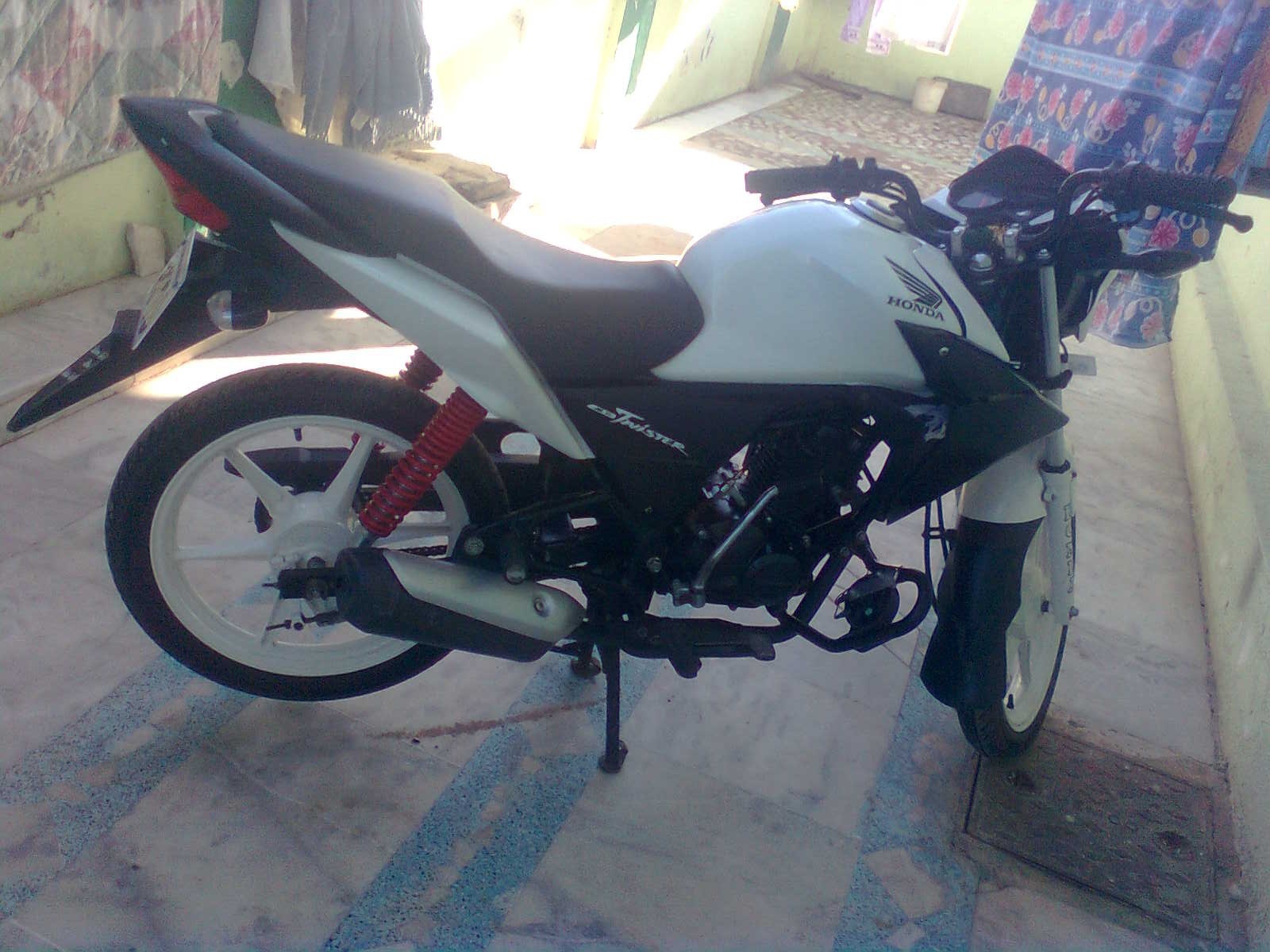 honda cb twister modified to r15