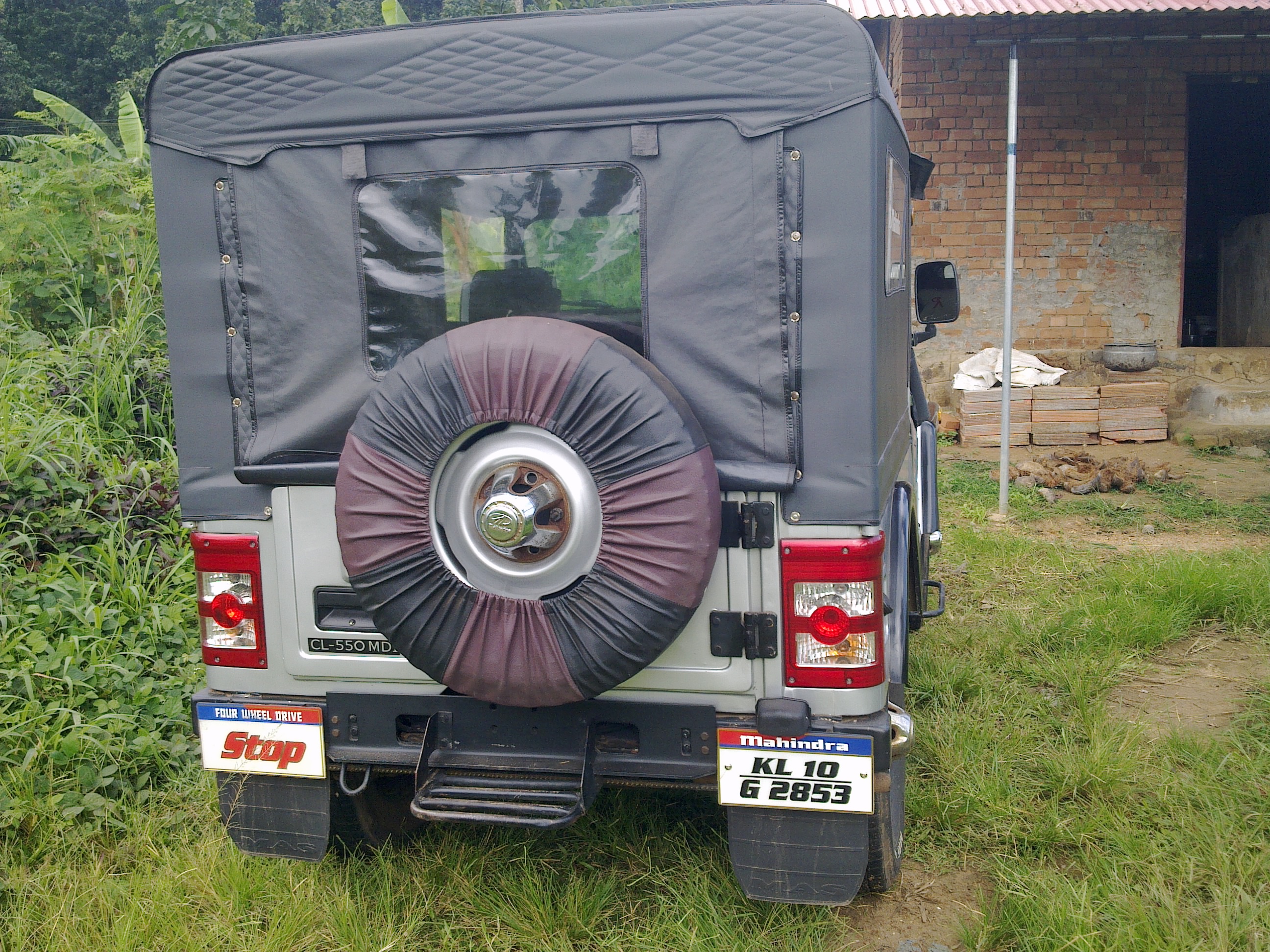 Mahindra Yeni Car