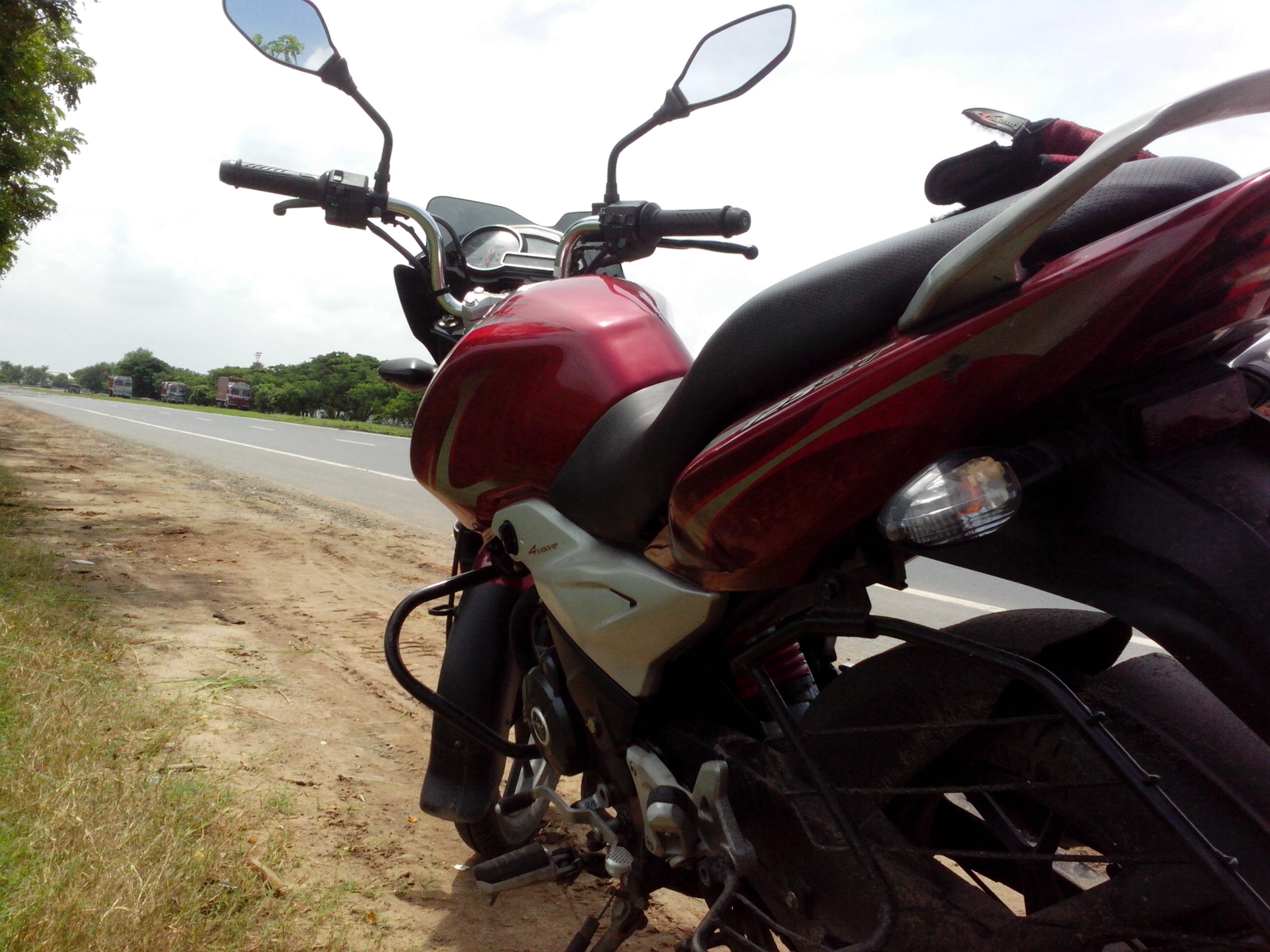 bajaj 125 st