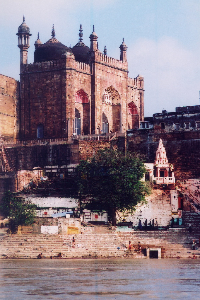 PANCHGANGA GHAT - VARANASI Photos, Images and Wallpapers - MouthShut.com