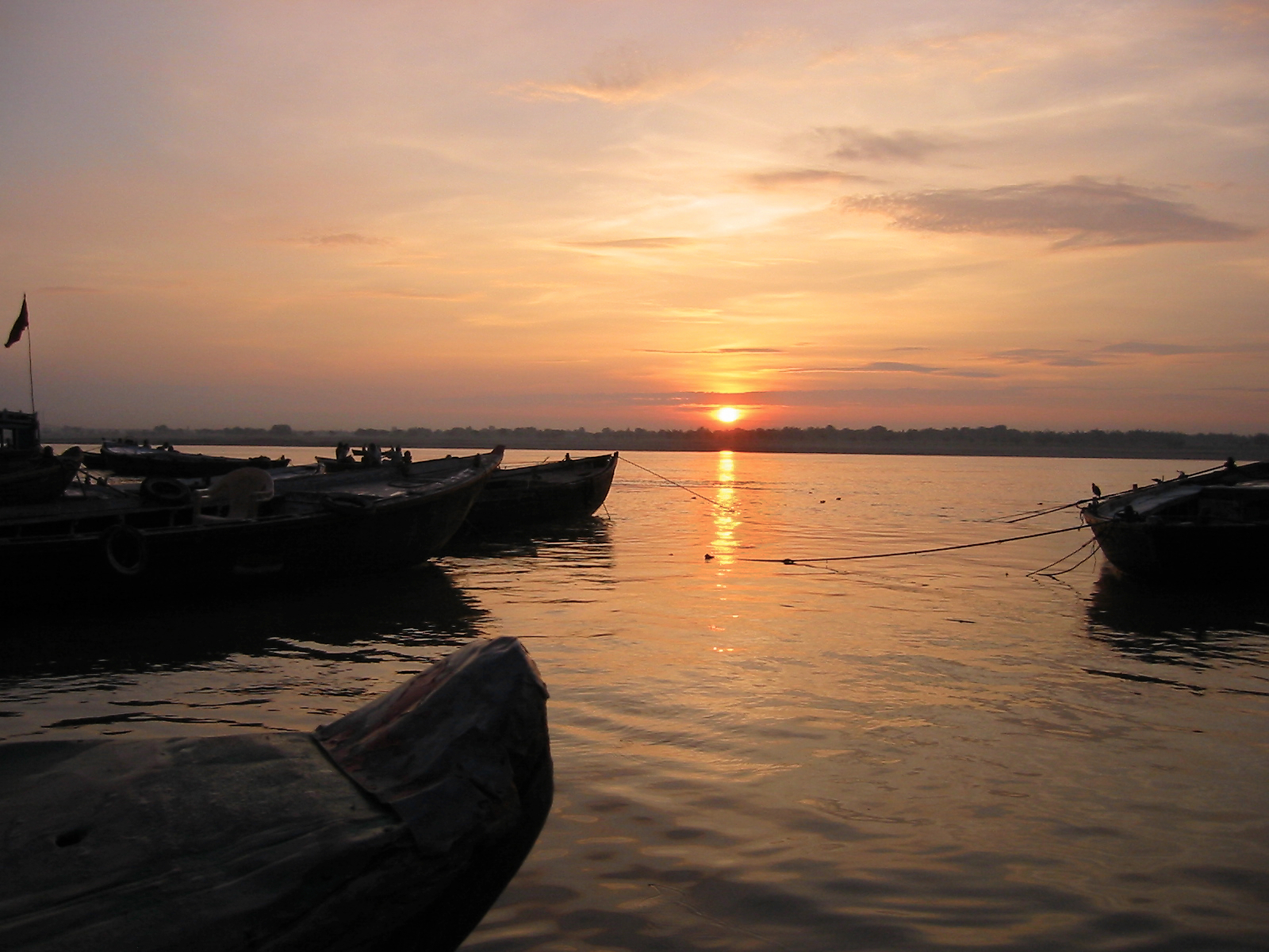 PANCHGANGA GHAT - VARANASI Photos, Images and Wallpapers - MouthShut.com