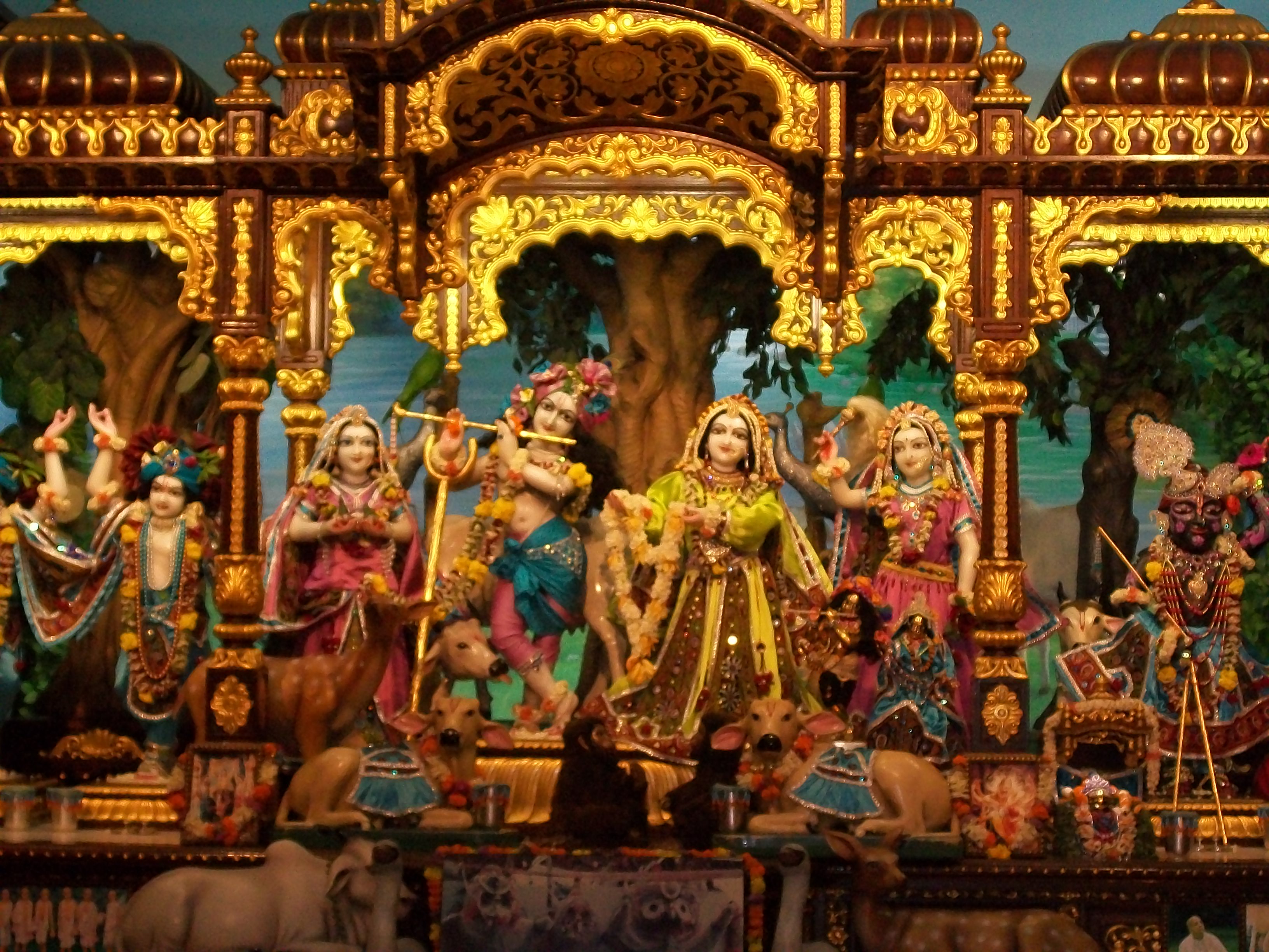 ISKCON TEMPLE MUMBAI Photos, Images and Wallpapers