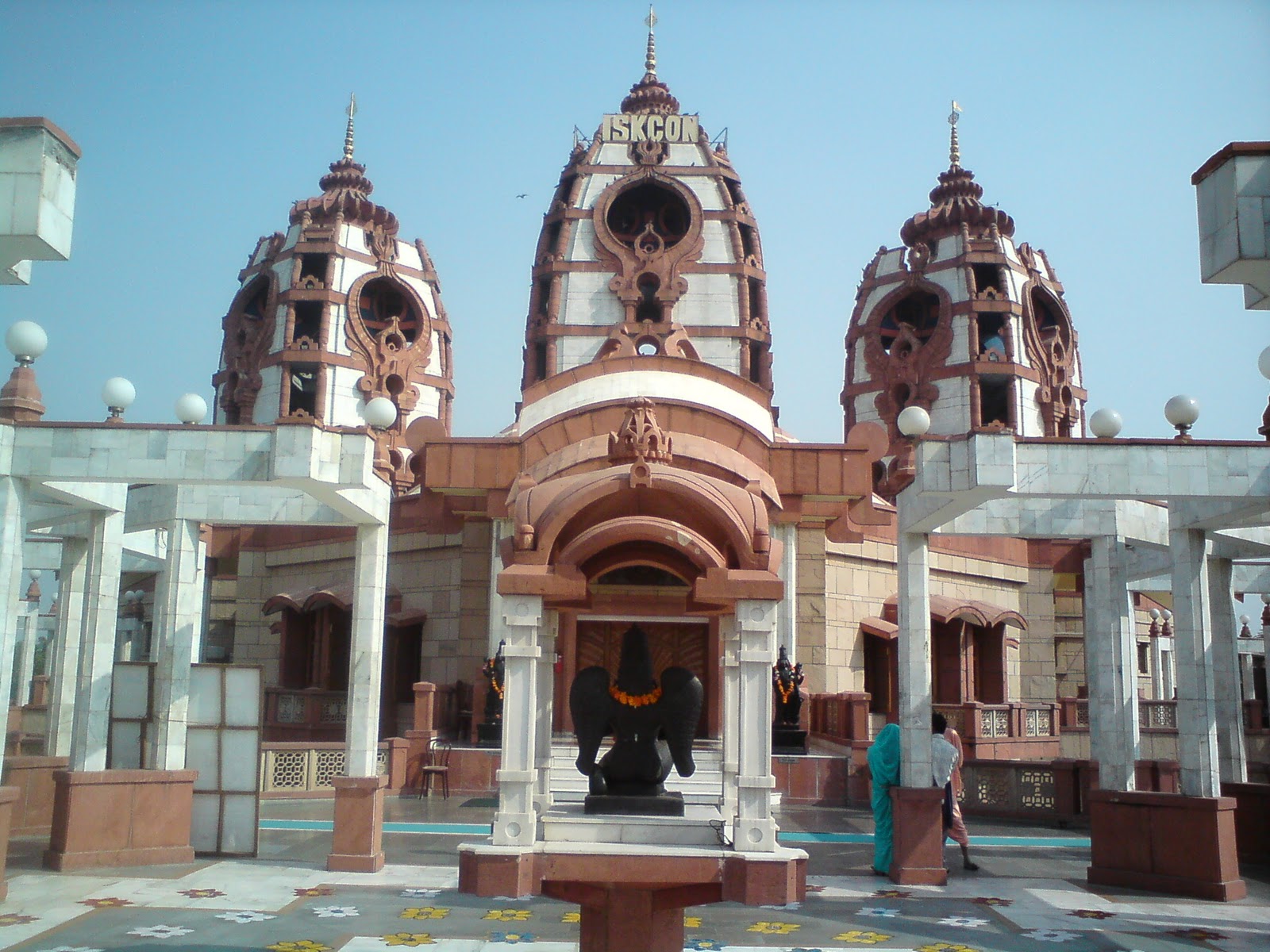 ISKCON TEMPLE - SURAT Photos, Images and Wallpapers - MouthShut.com