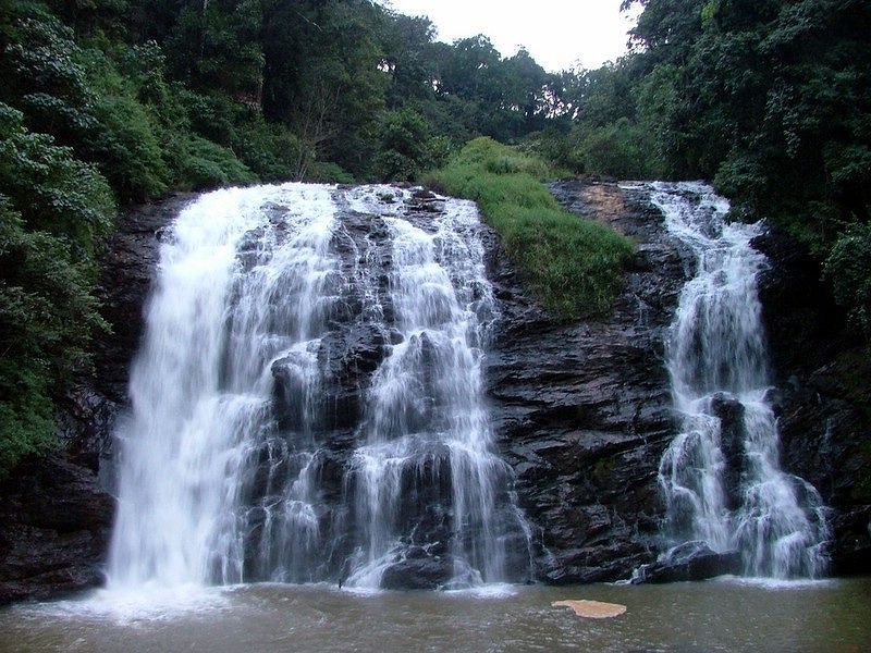 Kovai Kutralam Falls