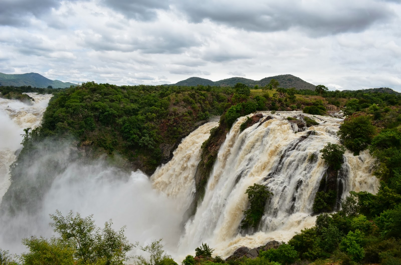 Shivanasamudra Falls Photos, Images And Wallpapers - Mouthshut.com