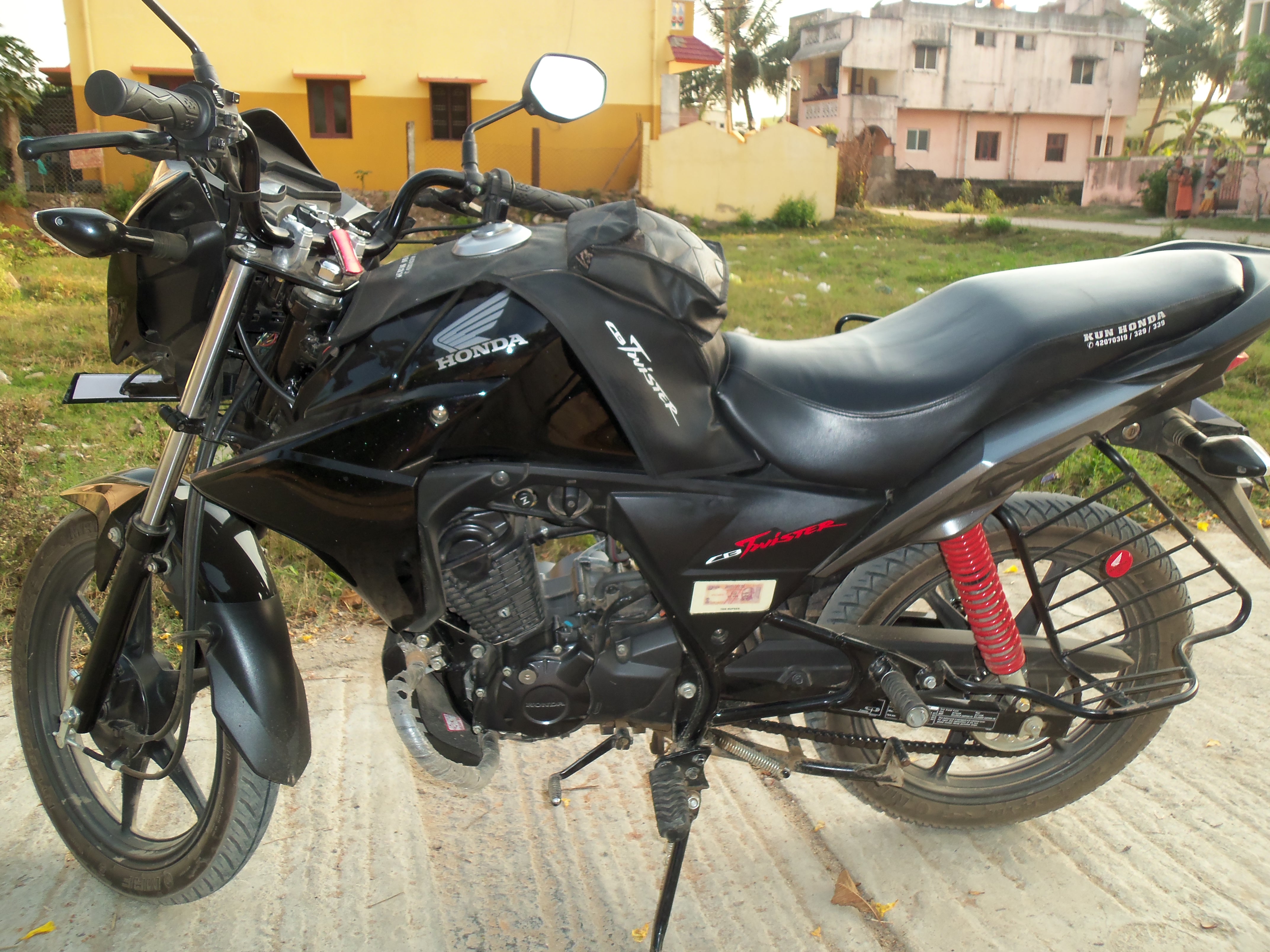 Awesome In Milage And Pick But Over Use Of Plastic HONDA CB