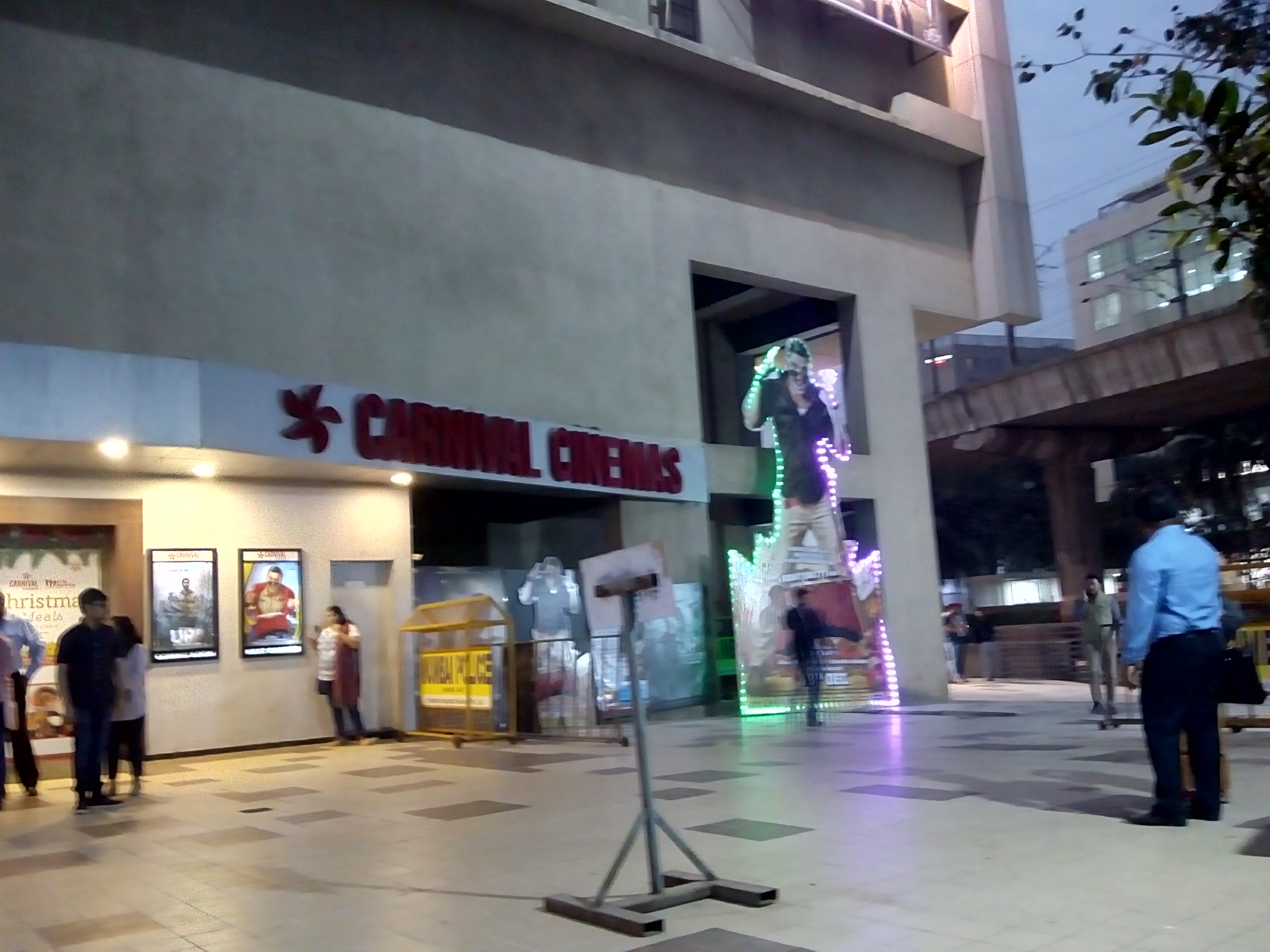 Sangam cinema in andheri east - BIG CINEMAS: SANGAM - ANDHERI EAST ...