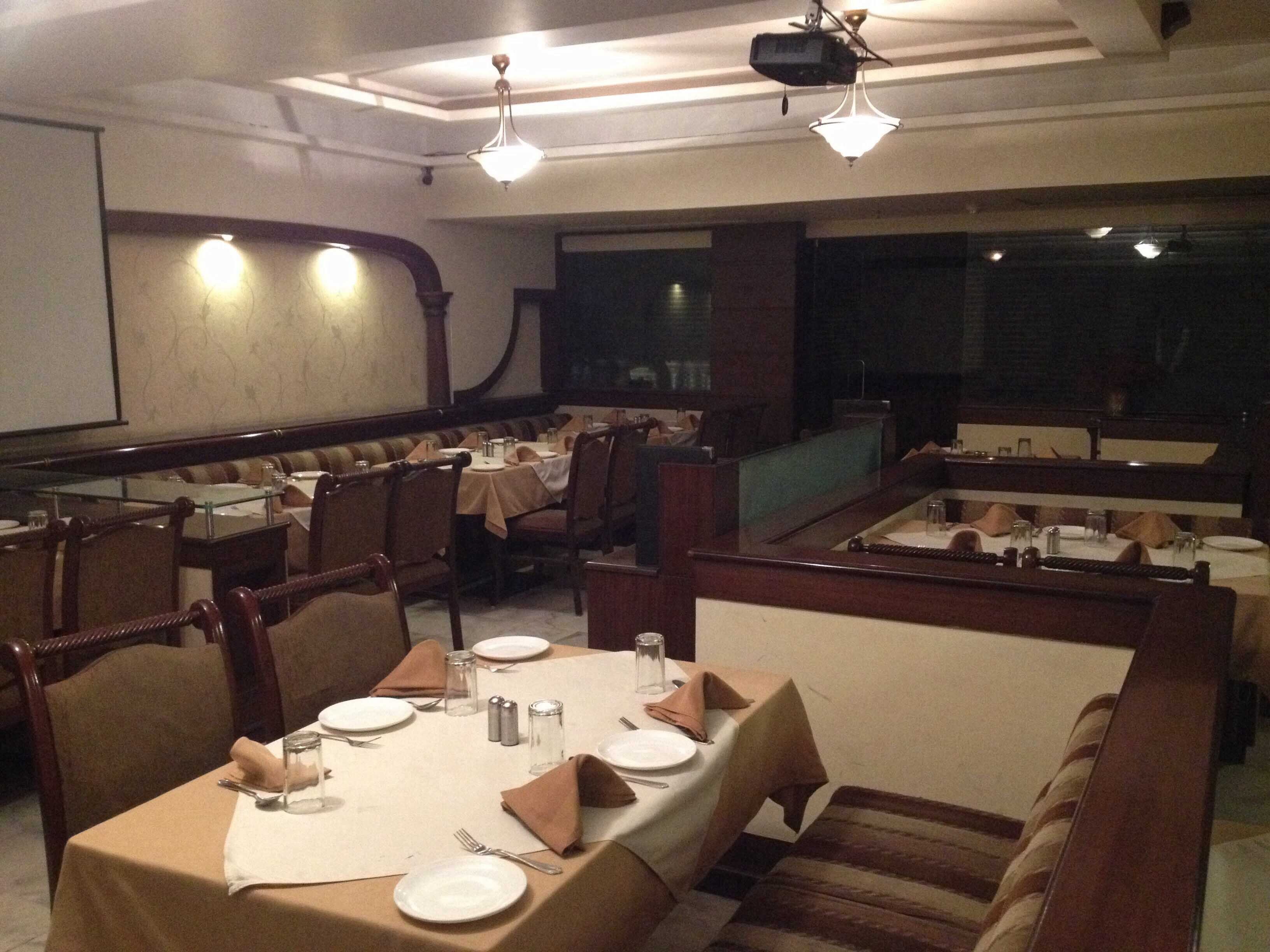 ROYAL FEAST TUKO GANJ INDORE Menu Photos Images And Wallpapers 