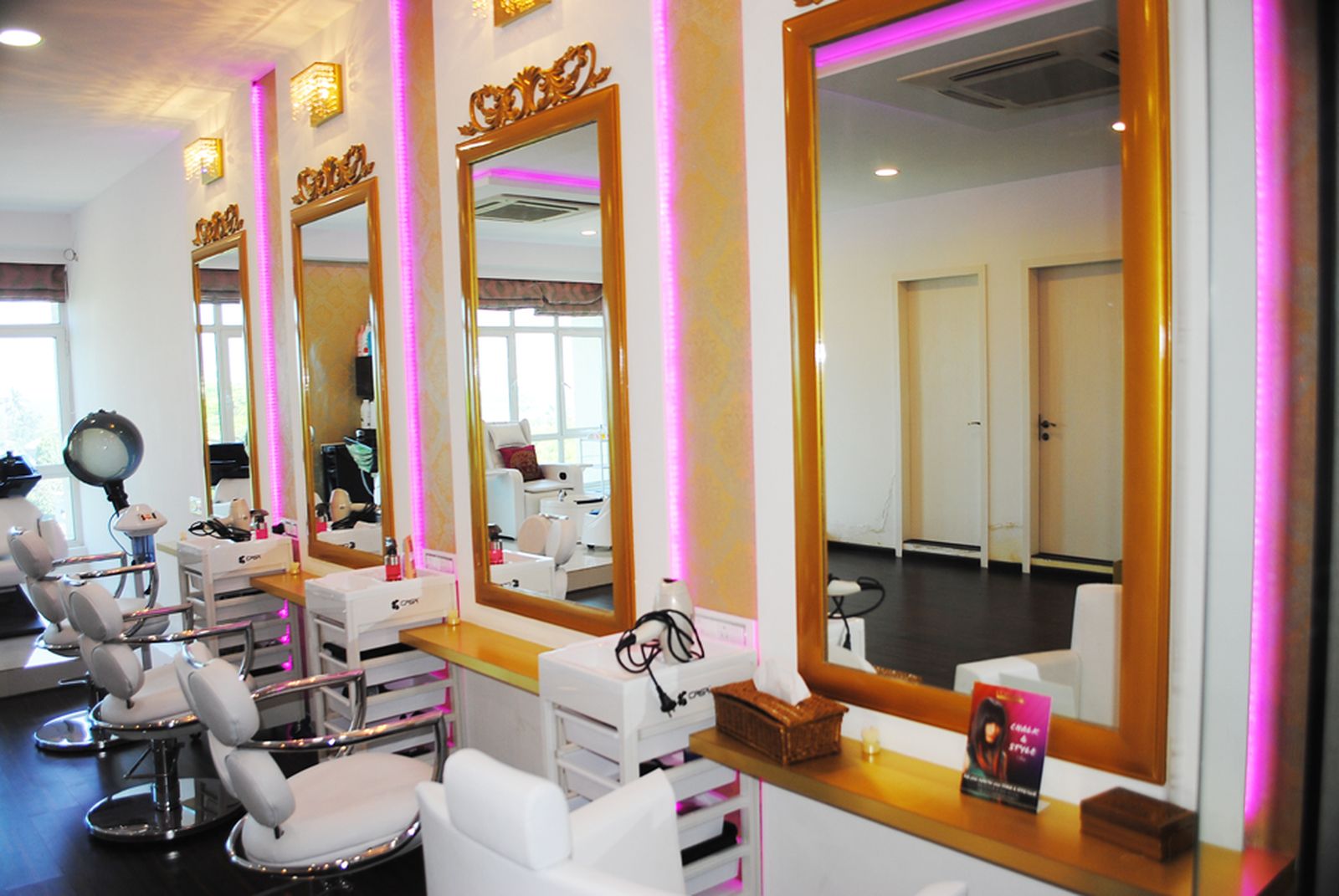 THE PINK ROOM SALON AND SPA POWAI MUMBAI Reviews, Treatment Costs
