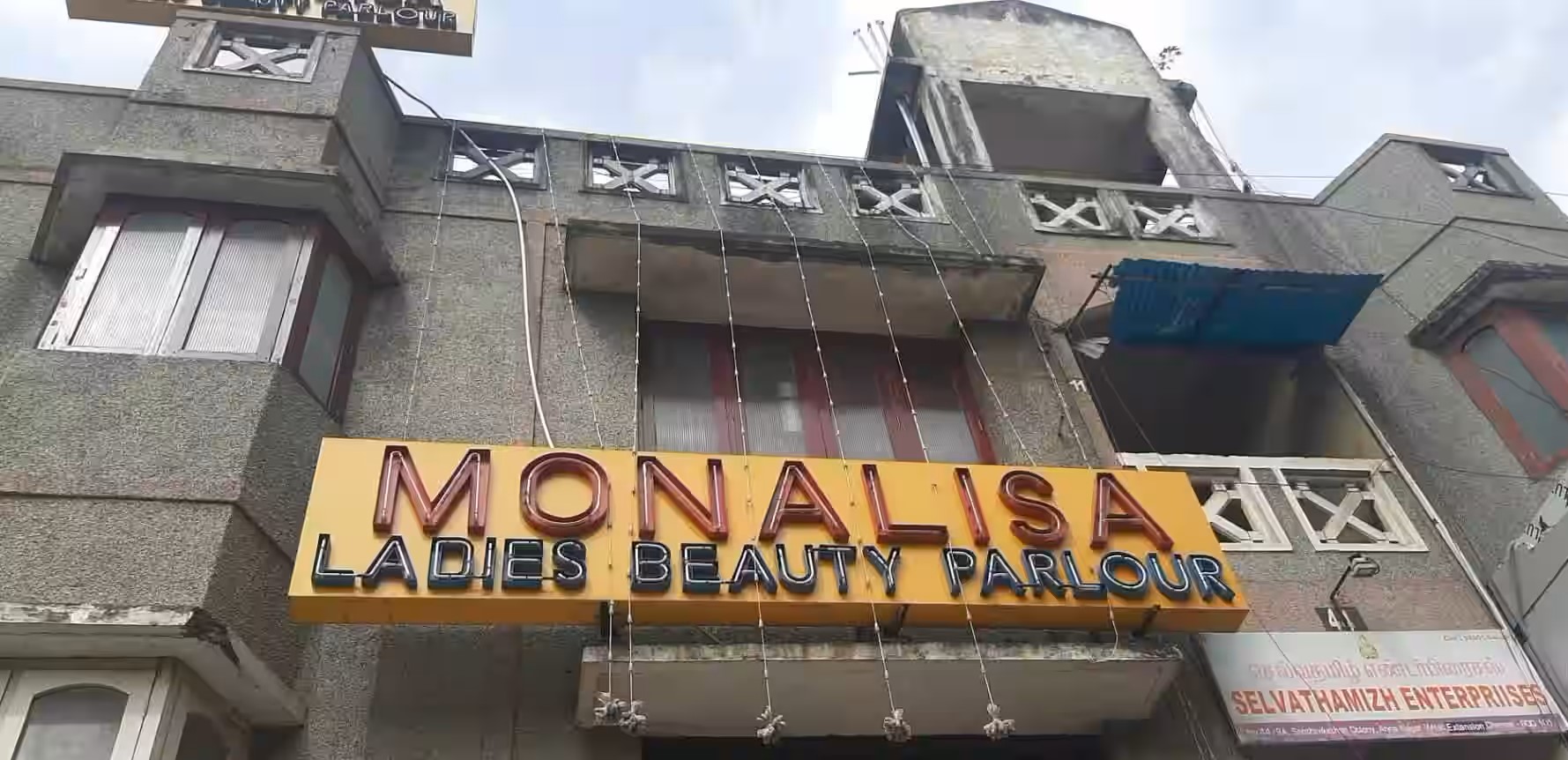 Monalisa Beauty Parlour - Anna Nagar - Chennai Image