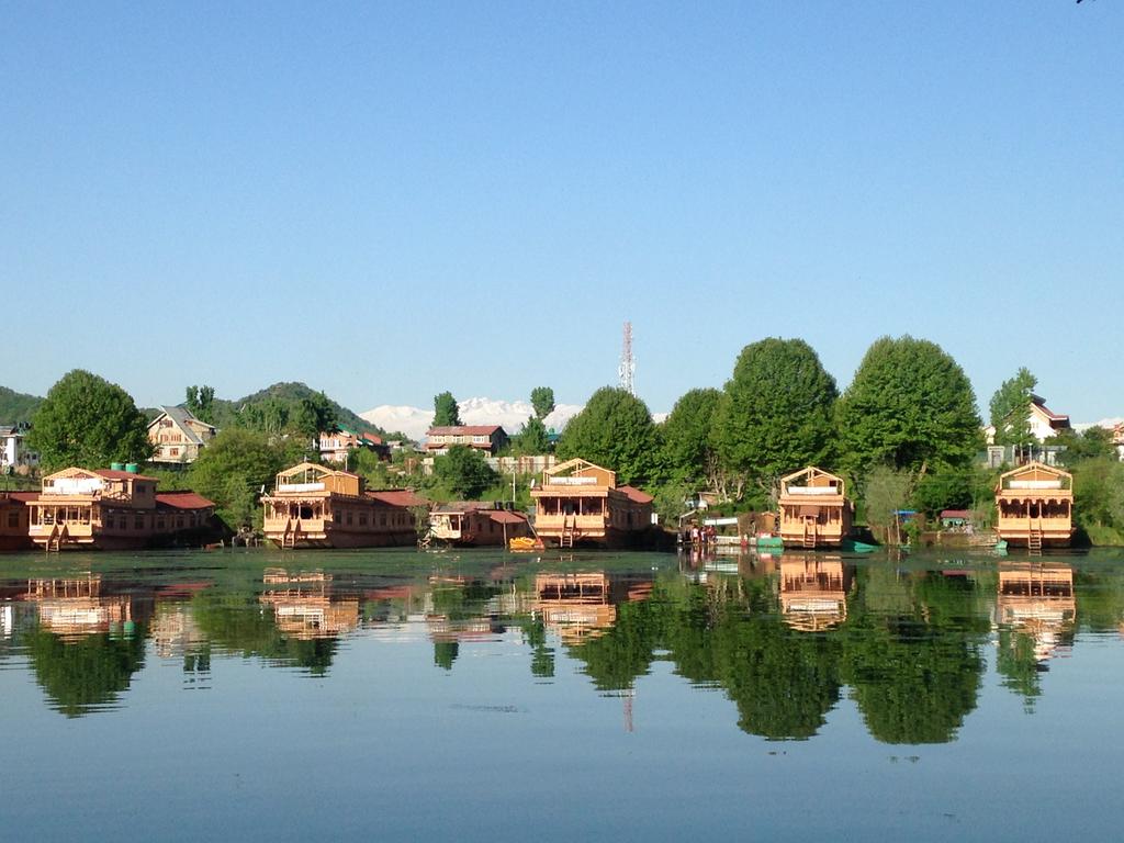 Zaffer Houseboats - Dalgate - Srinagar Image