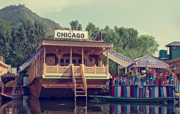 Young Bombay Group of House Boats - Golden Dal Lake - Srinagar Image