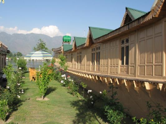 Fantasia Houseboats - Nigeen Lake - Srinagar Image