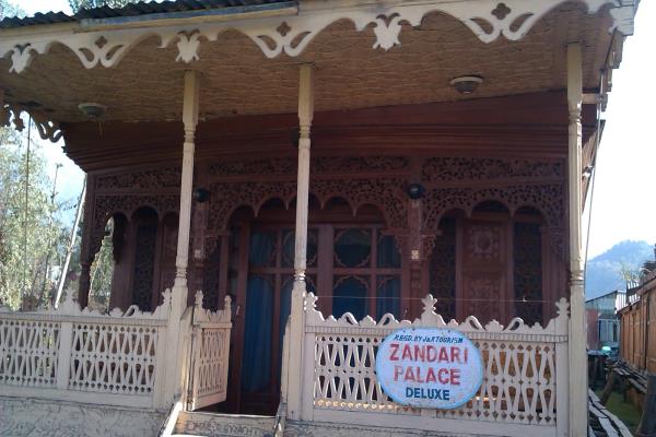 Houseboat Zaindari Palace - Hotel Leevard - Srinagar Image