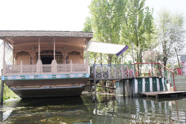 Lancashire Houseboat - Nagin Lake - Srinagar Image