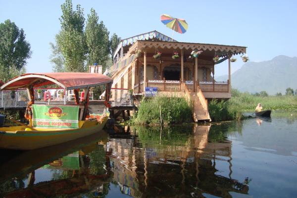 Nanga Parbat Houseboat - Dal Lake - Srinagar Image