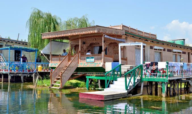 Heevan Houseboat - Dal Lake - Srinagar Image