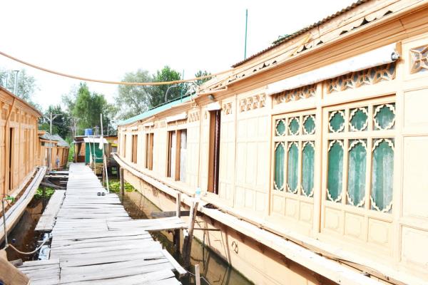 Houseboat Quebec - Dal Lake - Srinagar Image