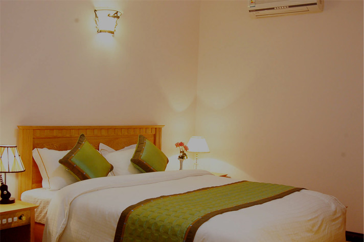 Queen's Residency Hotel - MG Road - Ernakulam Image