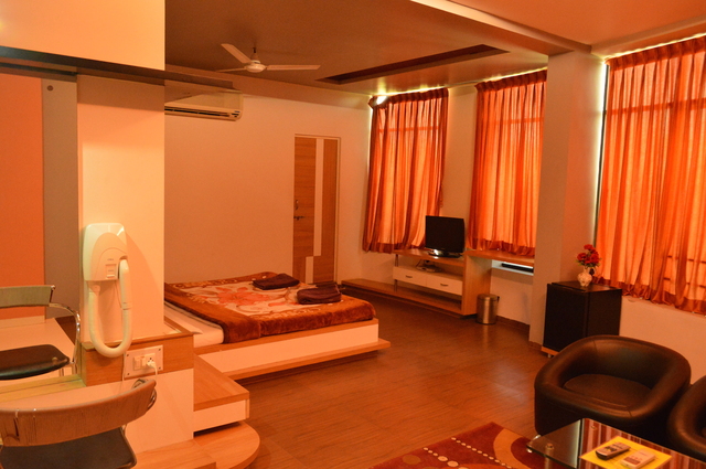 Hotel Ashooka Inn - Radhe Arcade - Gandhinagar Image