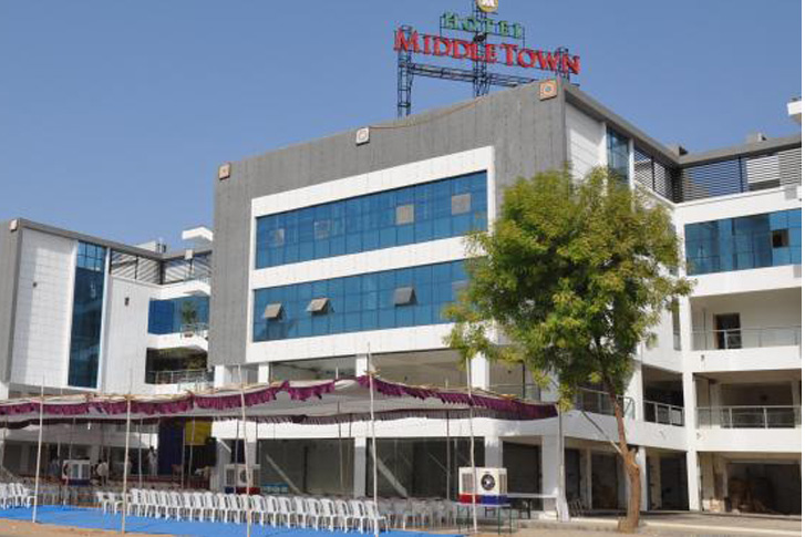 Middletown Hotel - Pramukh Arcade - Gandhinagar Image