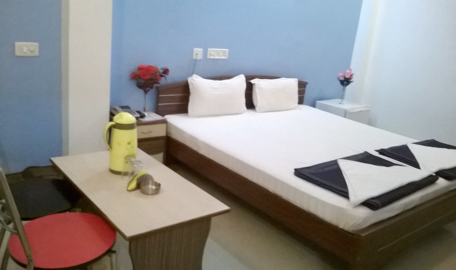 Hotel Skylark - Swrajpuri Road - Gaya Image