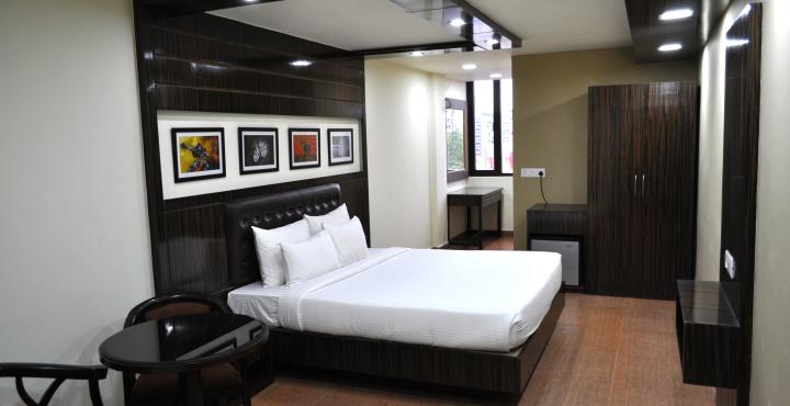 VATIKA PREMIER HOTEL RUPASPUR PATNA - Hotel Reviews, Room Booking Rates ...