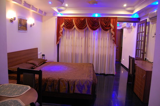 Hotel Royal Sathyam - Singarathope - Tiruchirappalli Image