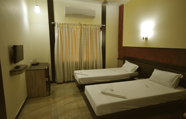 Vijey Hotels - Royal Road - Tiruchirappalli Image