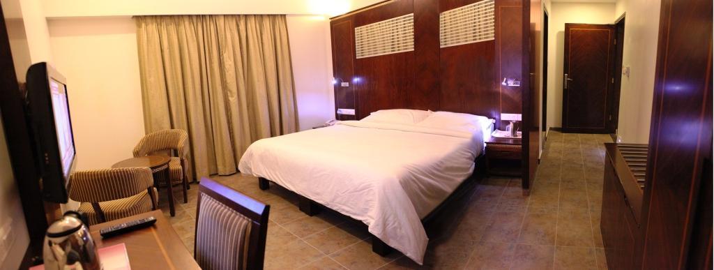 Hotel Oak Tree - Reserve Police Lane - Kakinada Image