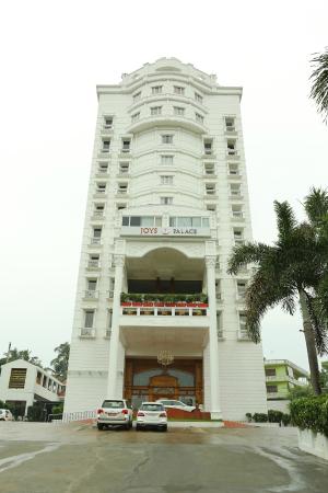 Pourn Hotel - Shoranur - Thrissur Image