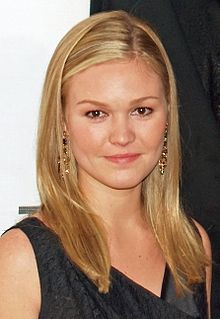 Julia Stiles Image