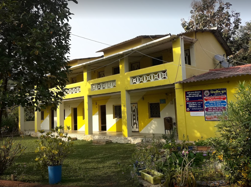 Yellow House Beach Holiday Cottage - Kihim - Alibaug Image