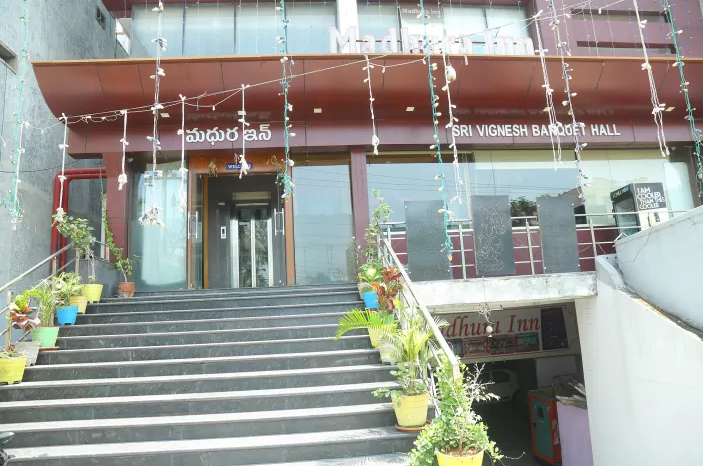 FabHotel Madhura Inn  - Daba Gardens - Visakhapatnam Image