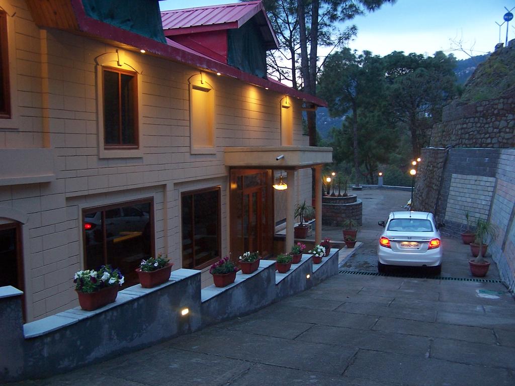 Forest Ville Hotel & Resort - Solan Image