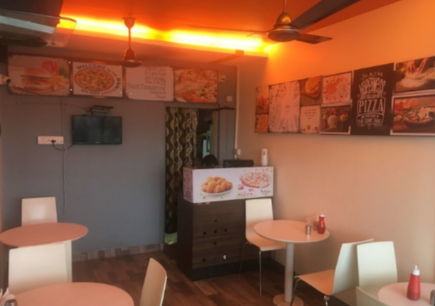 The Hangout Pizza Hub - Malad West - Mumbai Image