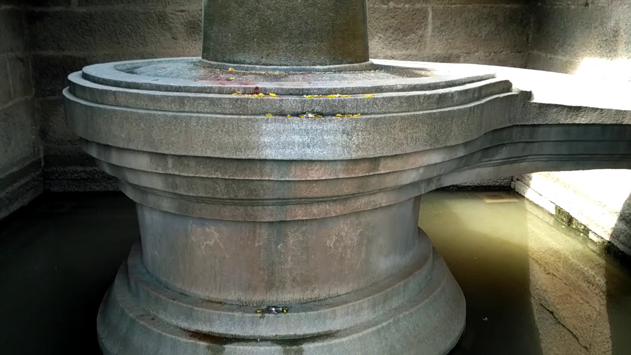 Big Shivlinga - Hampi Image