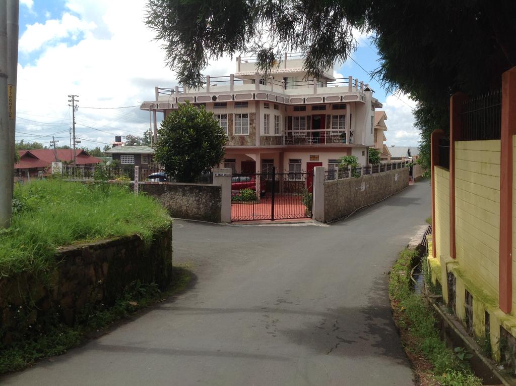 Holly Lodge Guest House - Shillong Image