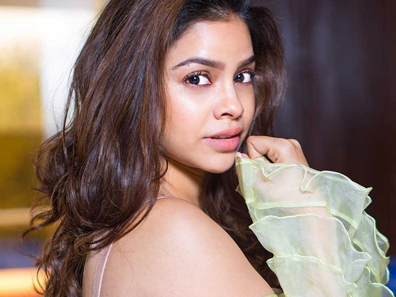 Sumona Chakravarti Image