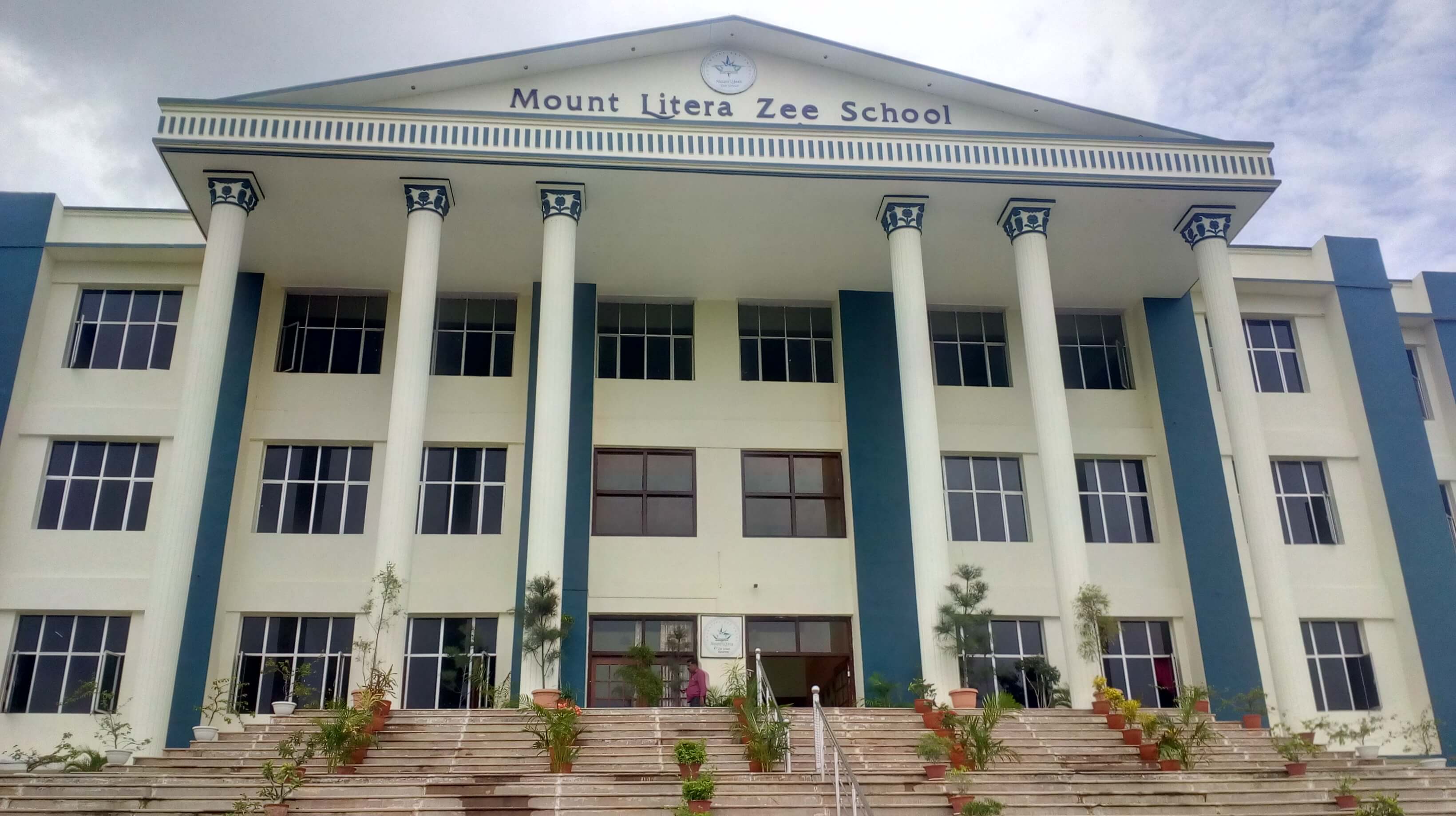 Mount Litera Zee School - Khushipur - Varanasi Image