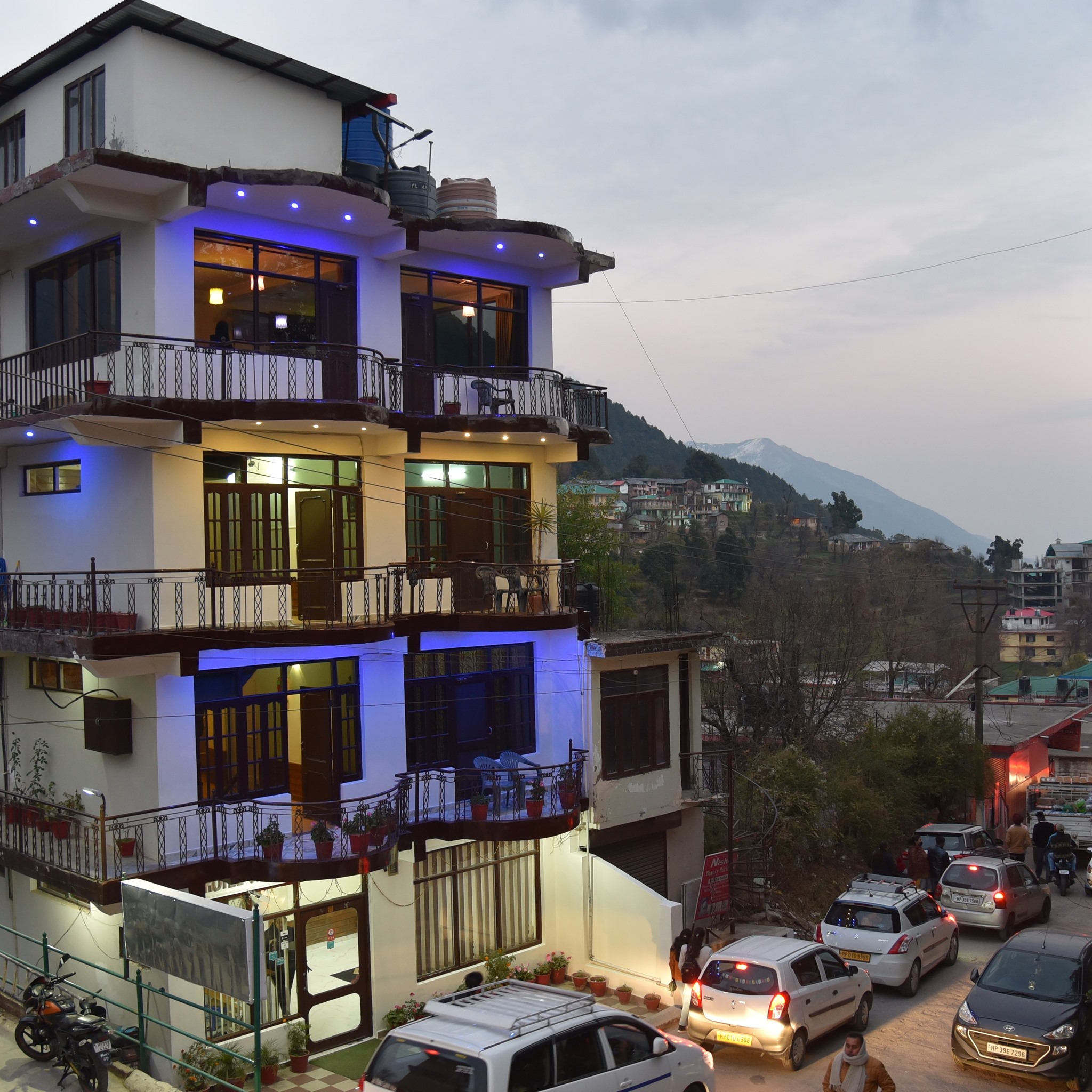 Hotel Snow Crest Inn - McLeod Ganj - Kangra Image