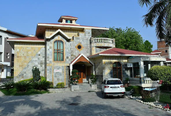 Moon And Mars Resort - Khujaupur - Kanpur Image