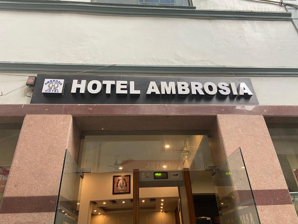 Hotel Ambrosia - Mahipalpur - New Delhi Image