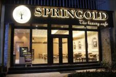 Springold: The Luxury Cafe - Raghuleela Mall - Kandivali West - Mumbai