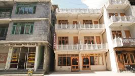 Hotel Century Gangri - Manali