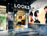 Looks Salon - Kamla Nagar - Delhi