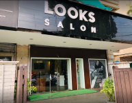 Looks Salon - Ashok Vihar 2 - Delhi