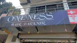 Oneness Hair Parlour - Wardha