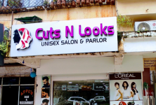 Cuts N Looks Unisex Salon - Panjim - Goa